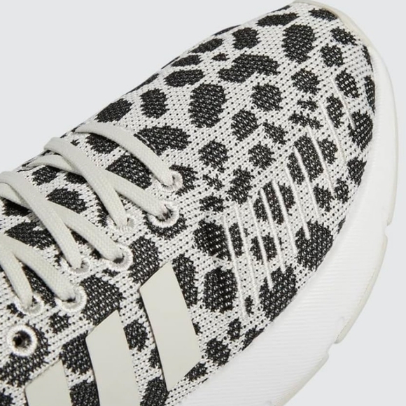 New Adidas Originals Swift Run 22 Size 7.5 In Talc/Black/White Low Top Sneakers - Picture 2 of 9